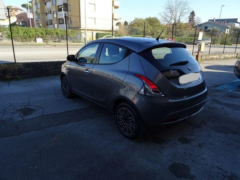 Lancia Ypsilon 1.2 69 CV 5 porte Gold