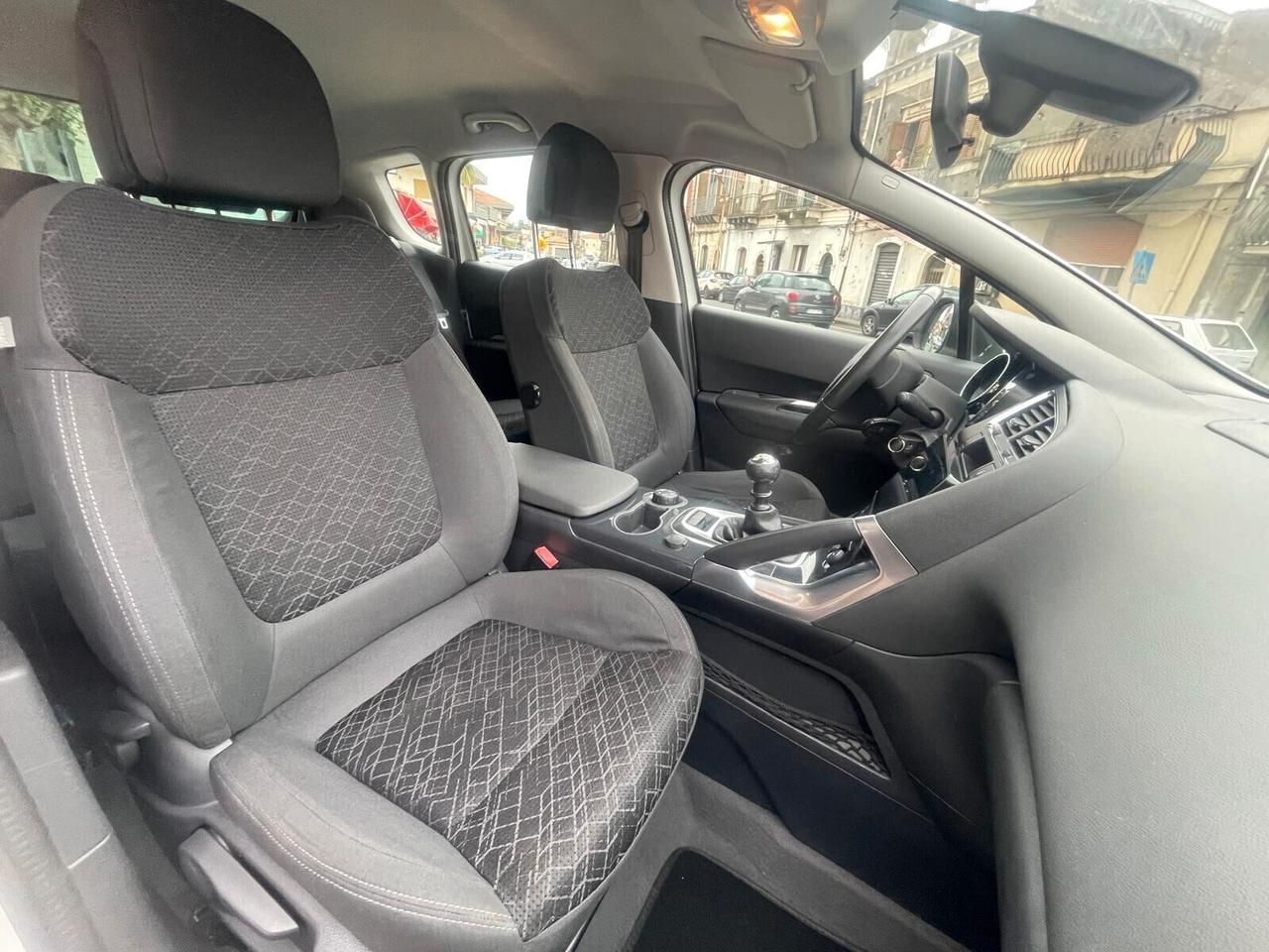 Peugeot 3008 1.6 HDi 115CV Business