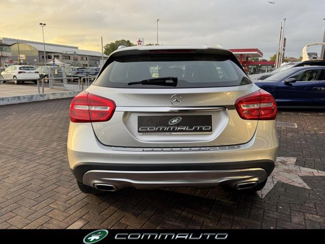 MERCEDES-BENZ GLA 200 d Automatic 4Matic Sport