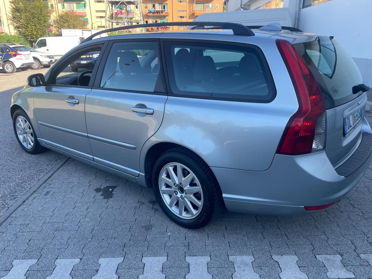 Volvo V50 1.6 D ok neo patentati pronta al uso