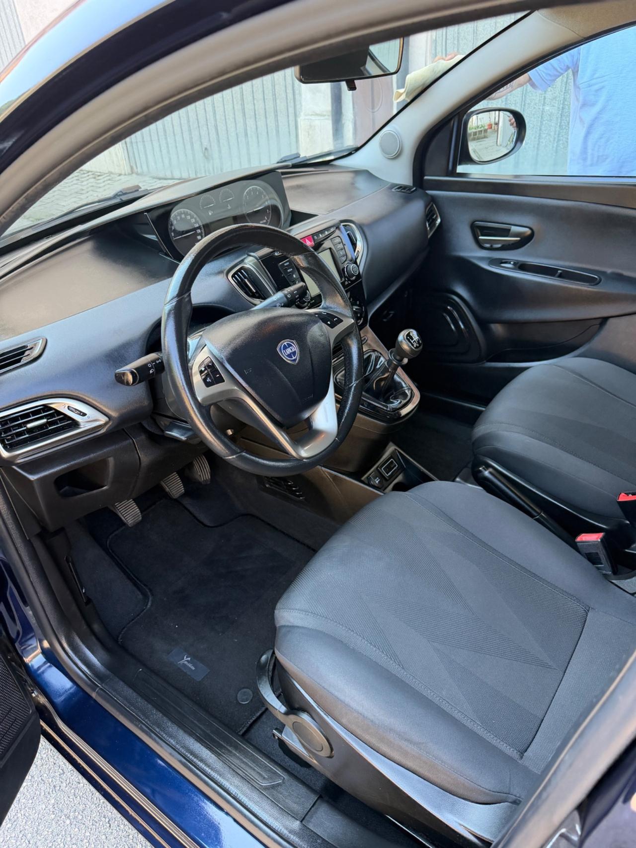 Lancia Ypsilon 1.2 69 CV 5 porte GPL Ecochic Elefantino Blu