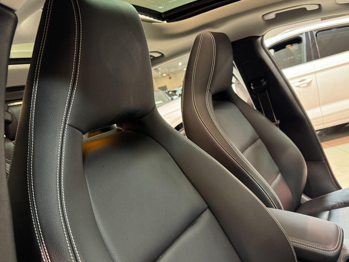 MERCEDES GLA 200 d Automatic Premium Edition Solo 67.000km Tetto