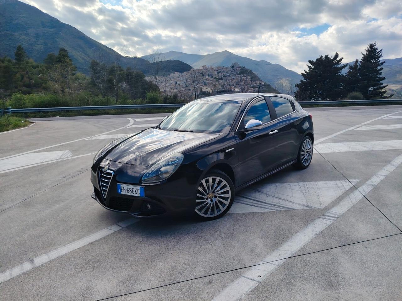 Alfa Romeo Giulietta 2.0 JTDm-2 140 CV Distinctive-Pelle-Xenon-Kit Sportivo-