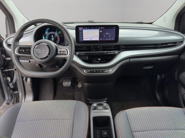 FIAT 500e 3+1 42 kWh Icon +