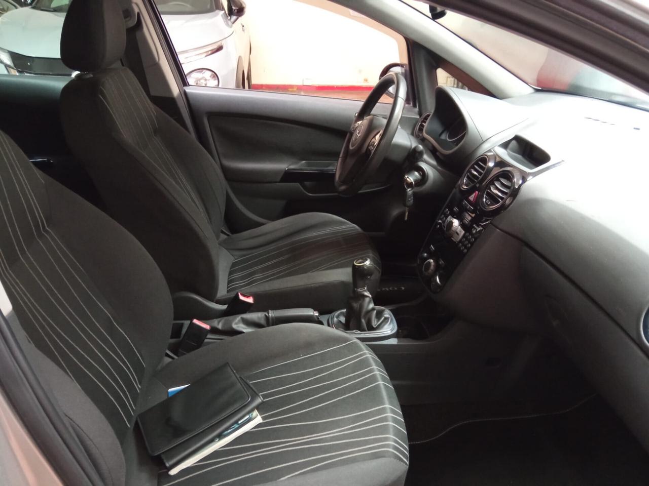 Opel Corsa 1.2 5 porte Club Benzina/Metano