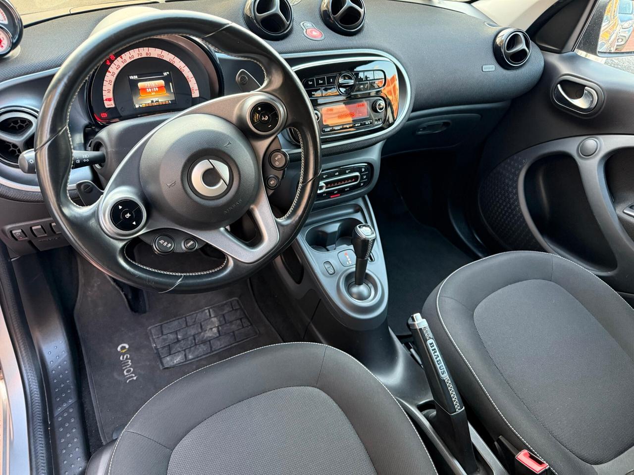 SMART FORFOUR AUTOMATICA * OK NEOPATENTATI SOLO 57.000 KM