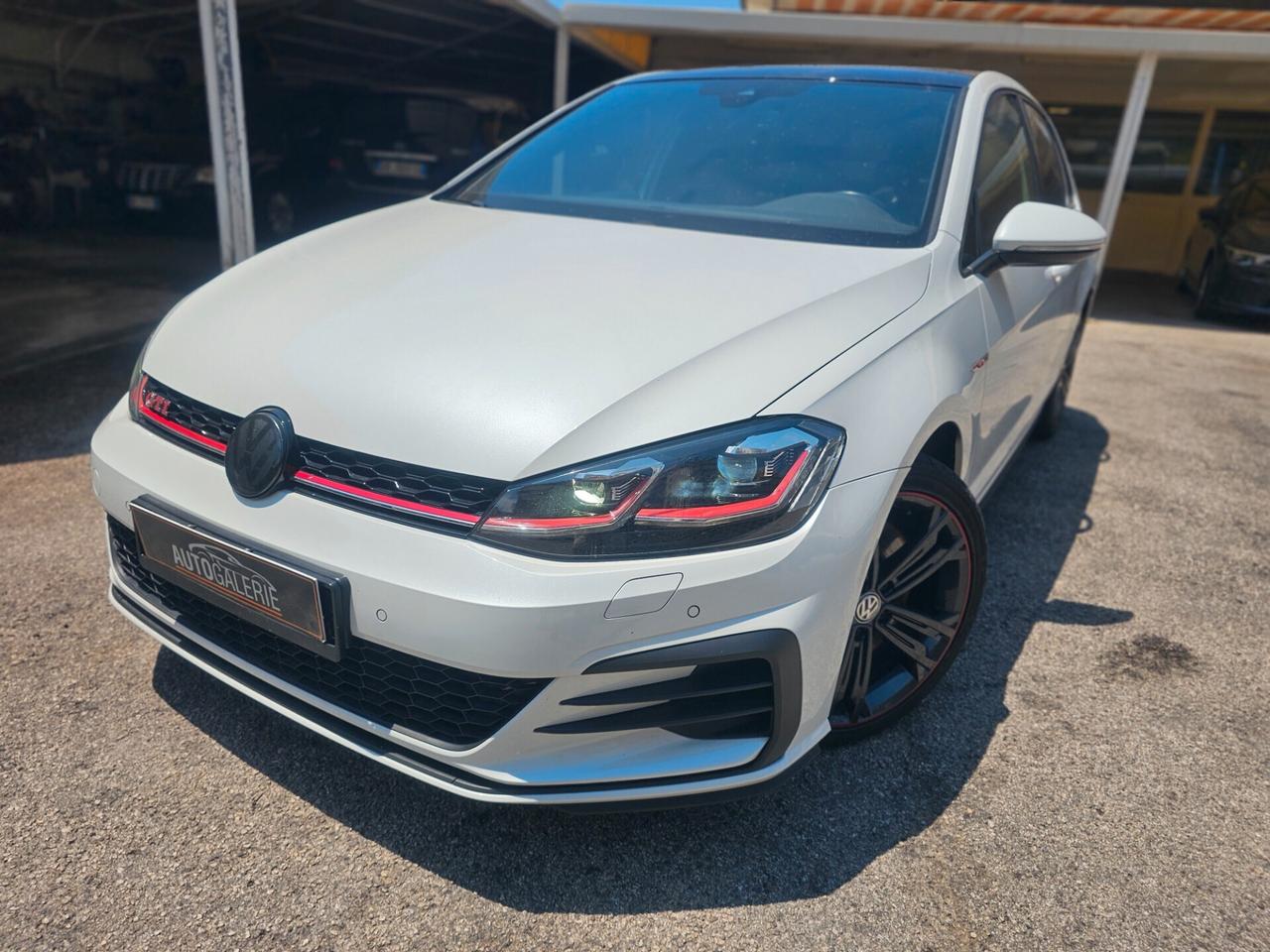 Volkswagen Golf GTI PERFORMANCE 2.0 245cv/IPERSTRAFULL
