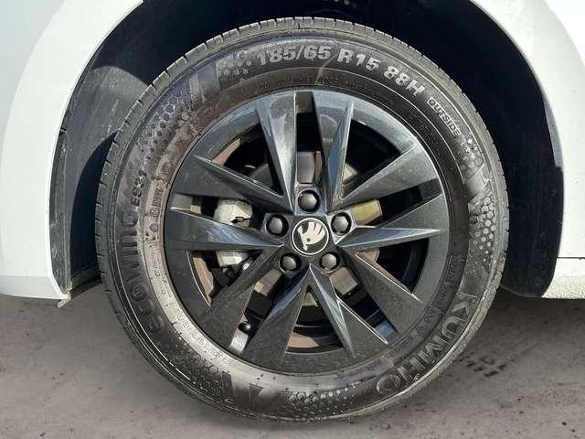 Skoda Fabia 1.0 mpi Young Edition 80cv