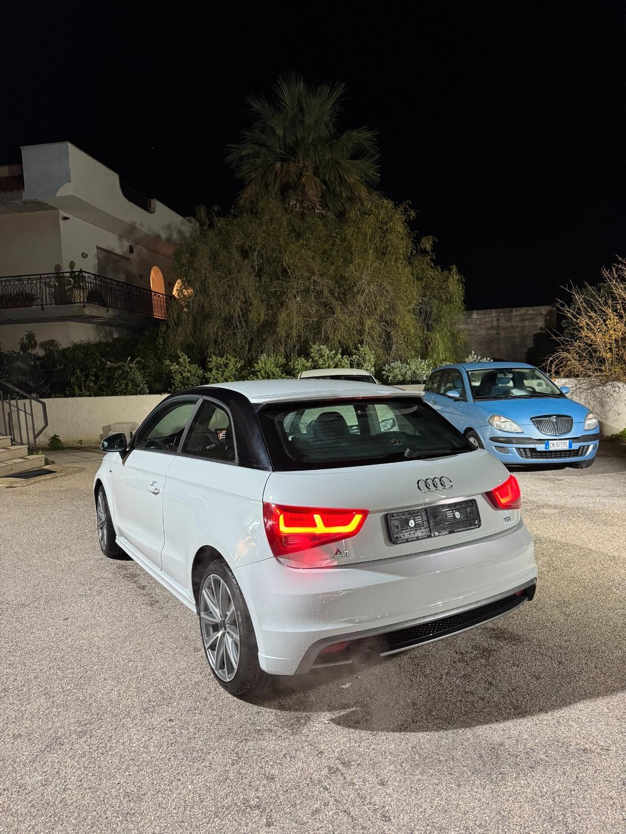 Audi A1 1.6 TDI S line 90CV NEOPATENTATI