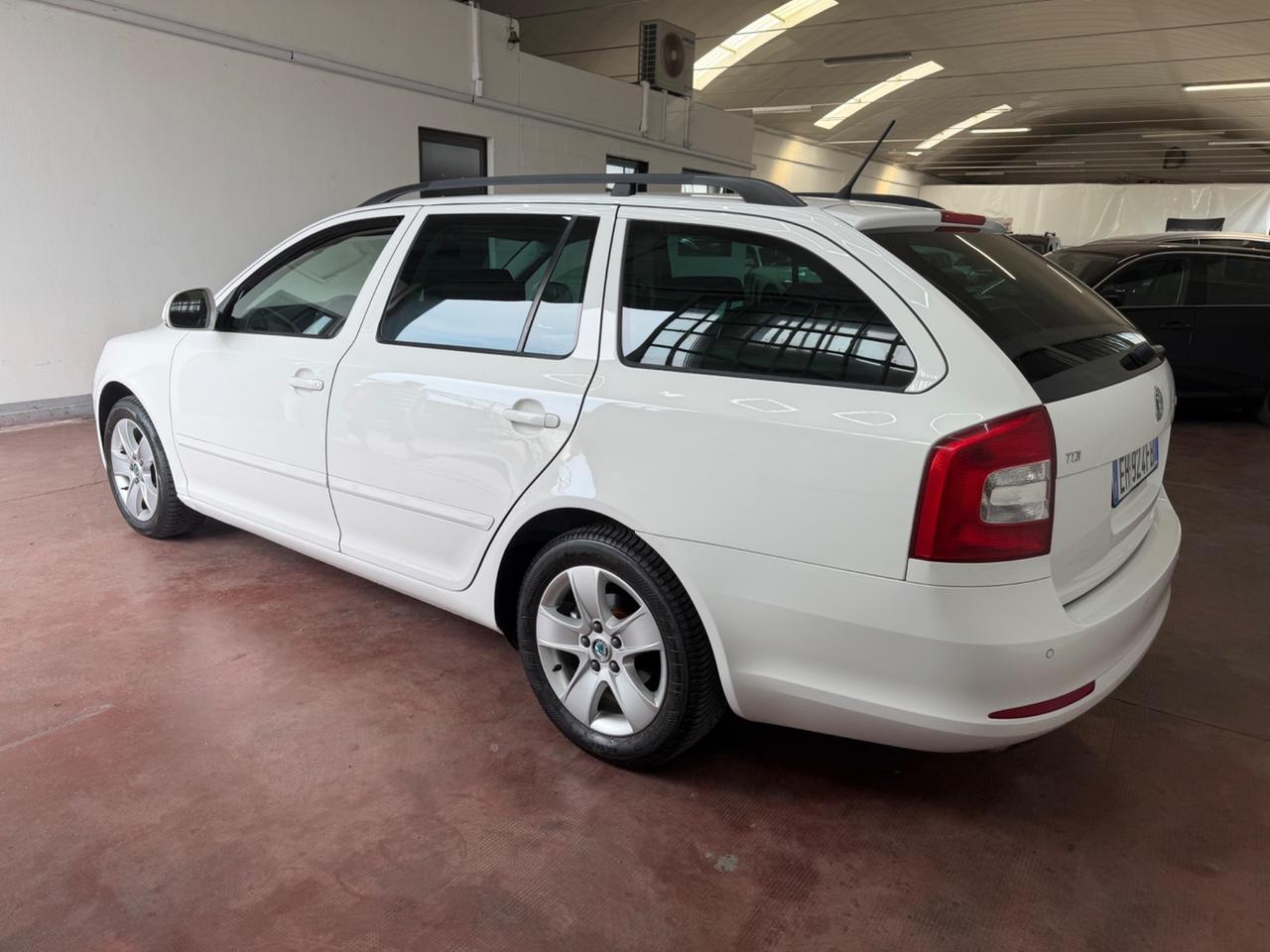 Skoda Octavia 1.6 TDI CR F.AP. Wagon Elegance
