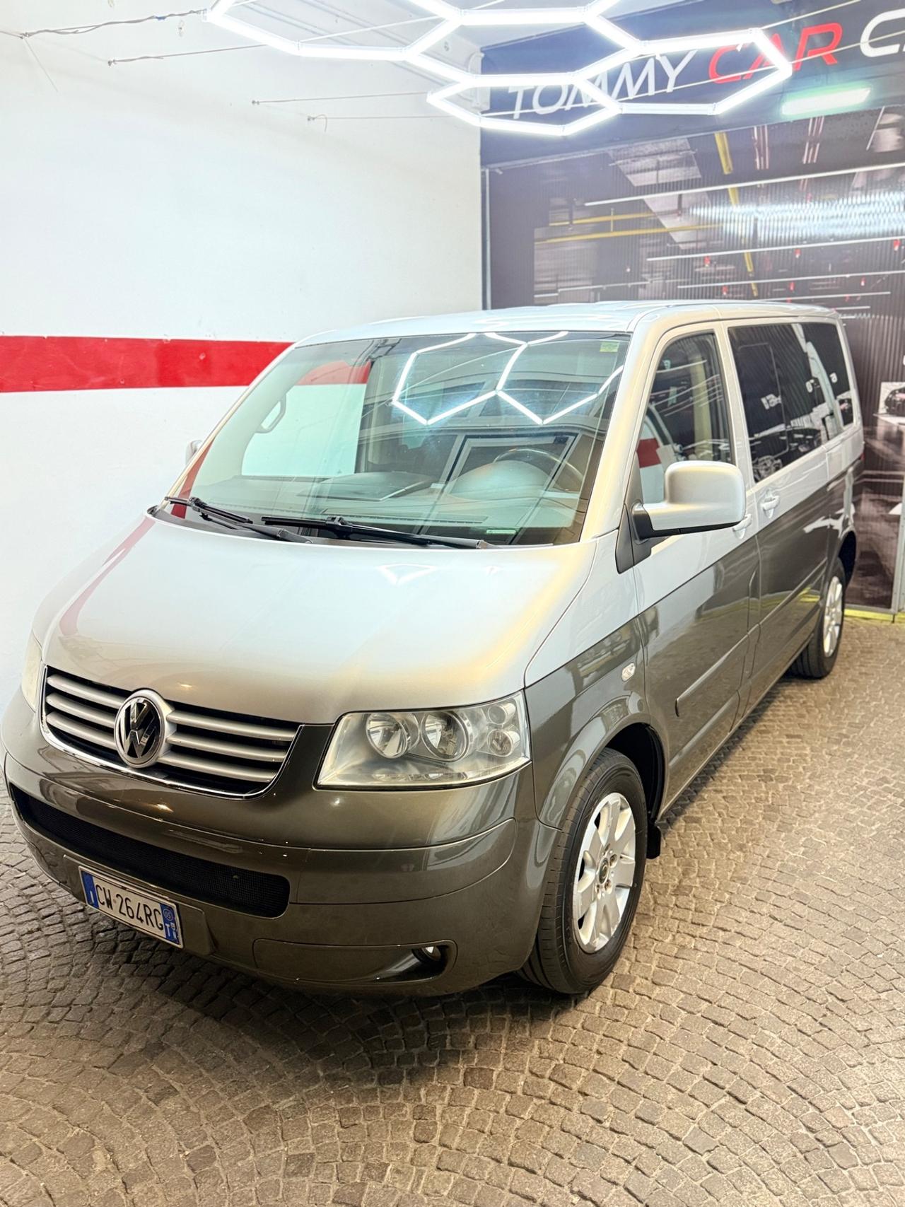 Volkswagen Multivan 2.5 TDI/130CV Highline