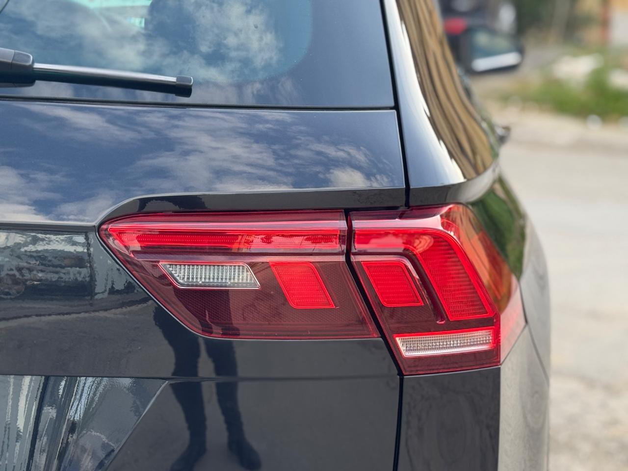 VOLKSWAGEN TIGUAN 2.0 TDI LIFE FULL IVA NEO PATENTATI