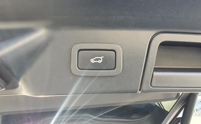 LAND ROVER Range Rover Velar 2.0D I4 240 CV R-Dynamic SE