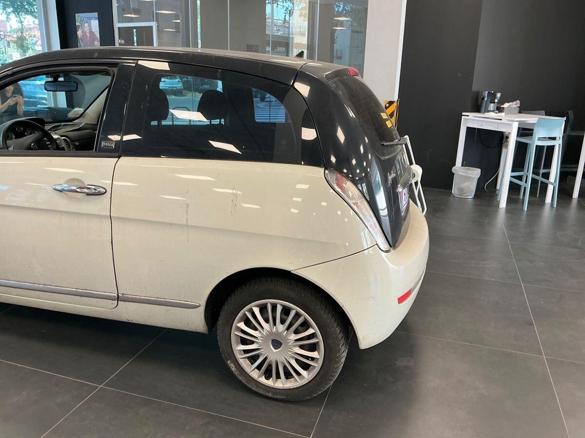 LANCIA YPSILON 1.2 BENZINA - NEOPATENTE