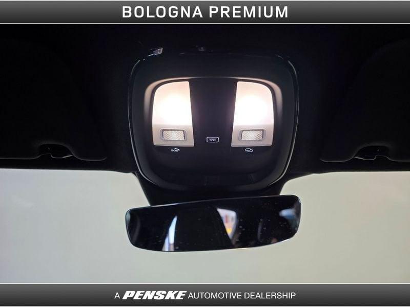 Volvo XC40 B3 automatico Plus Dark