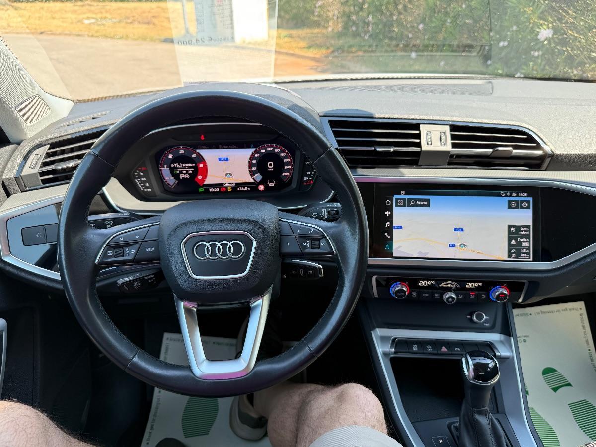 AUDI - Q3 - 35 TDI S tronic Business Advanced