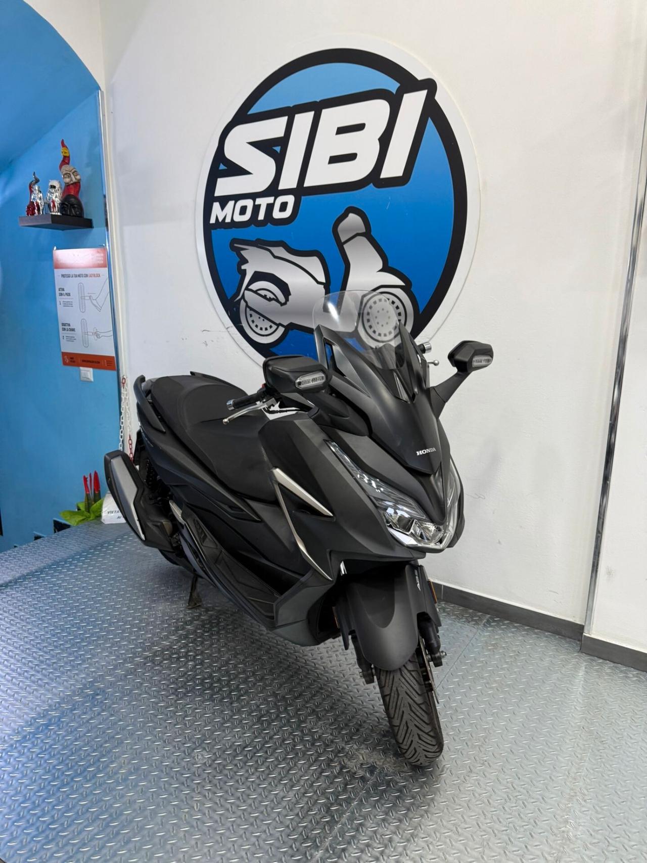 Honda Forza 350