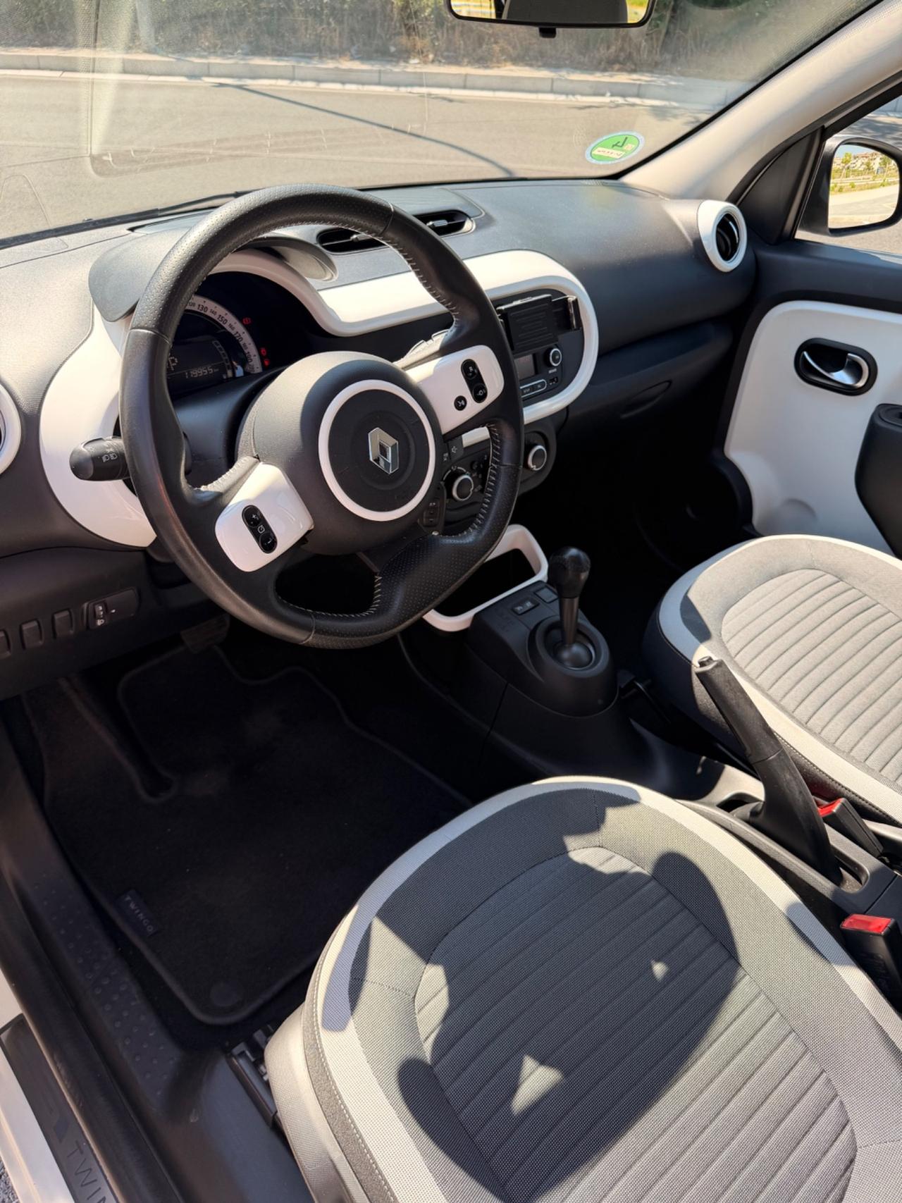 Renault Twingo SCe EDC Intens