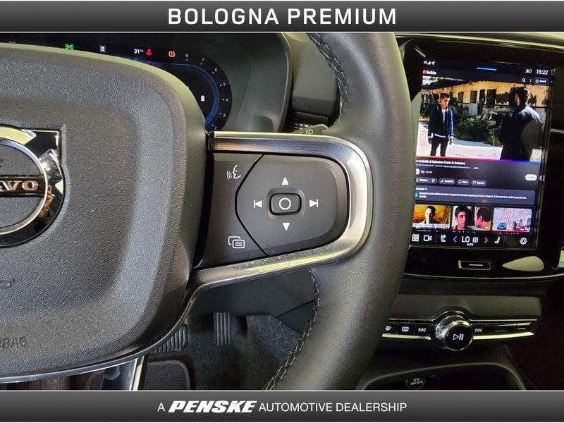 Volvo XC40 B3 automatico Ultra Black Edition