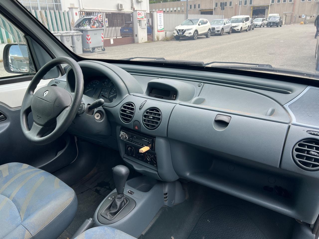 Renault Kangoo 1.4 cat Proactive cambio automatico