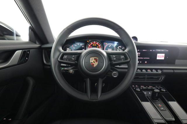 PORSCHE 911 911 Carrera 4