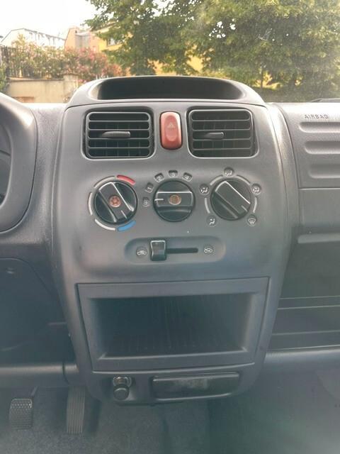 Opel Agila 1.0 12V Edition