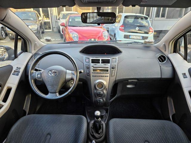 TOYOTA Yaris 1.0 5 porte