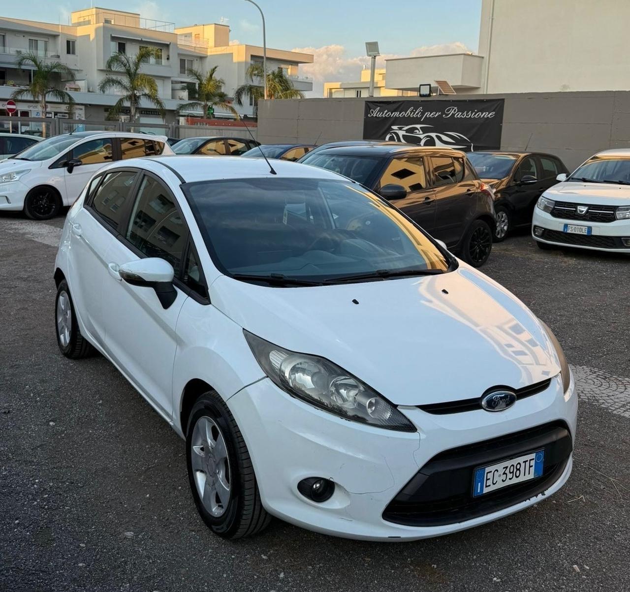 Ford Fiesta 1.4 16V 5p. Bz.- GPL Titanium Bs.