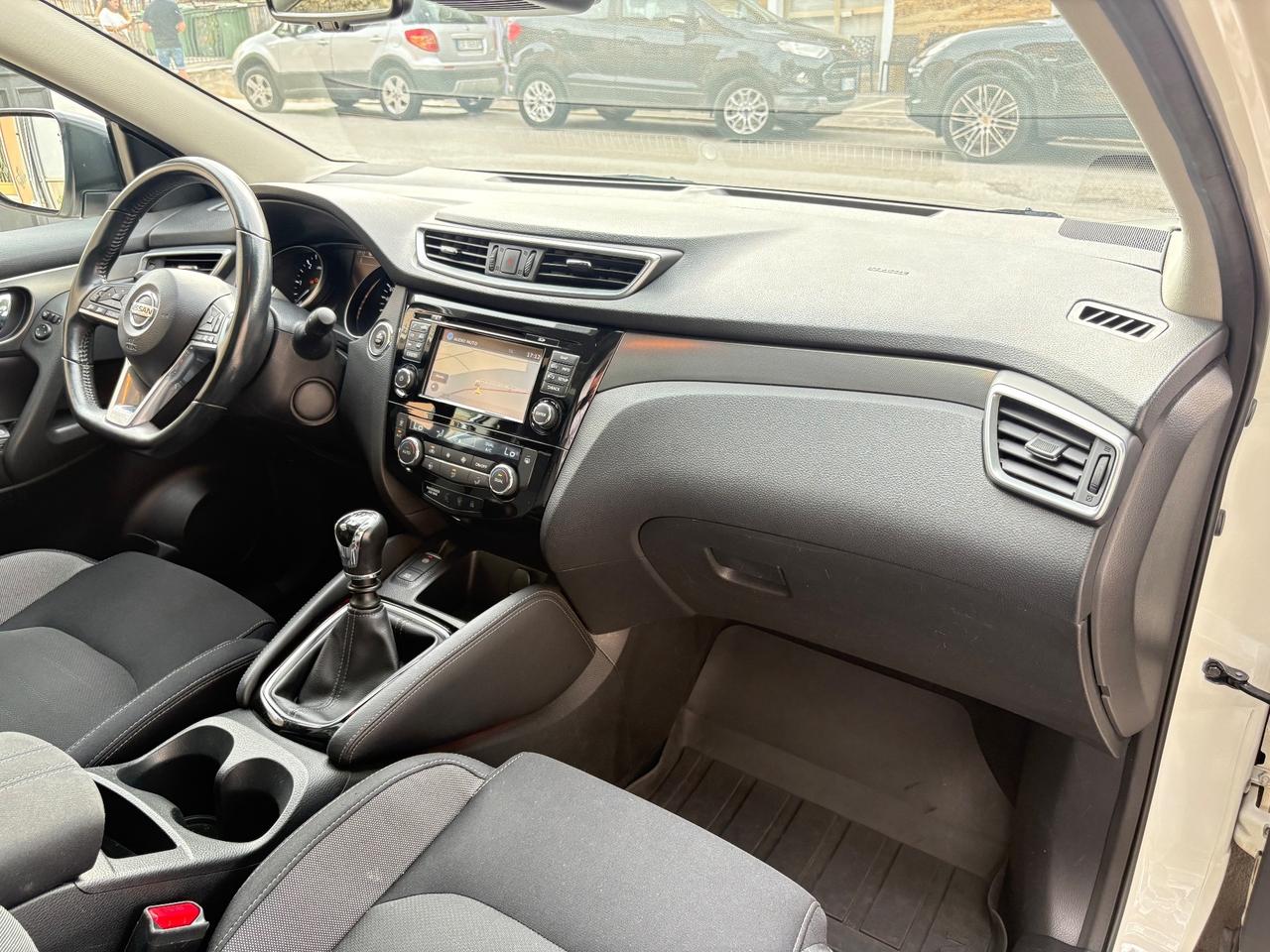 Nissan Qashqai 1.5dCi N-Connecta BIANCO PERLA FULL/LED