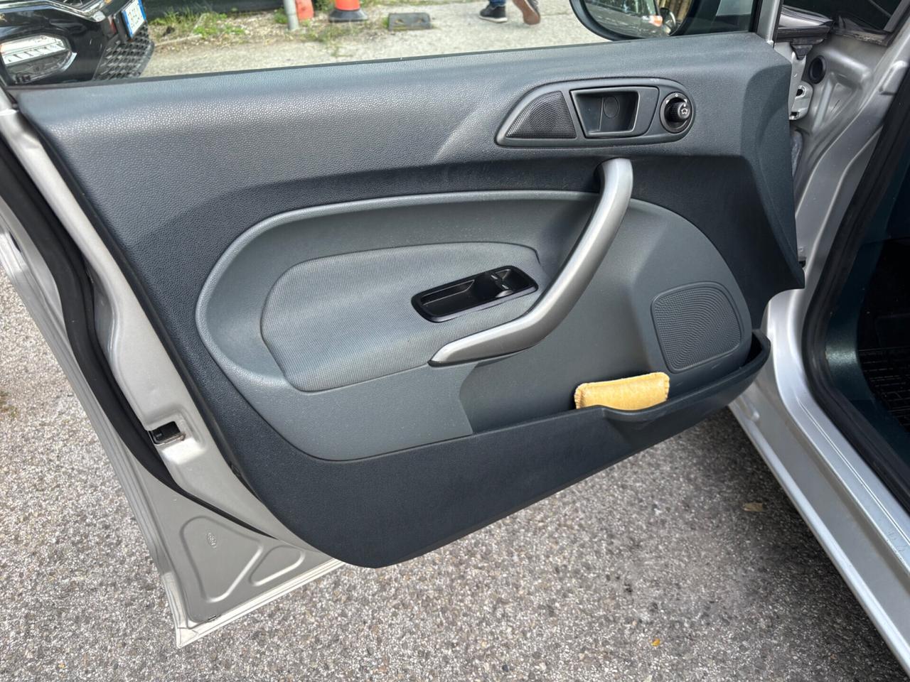 Ford Fiesta 1.4 5 porte GPL Titanium OK Neopatentati