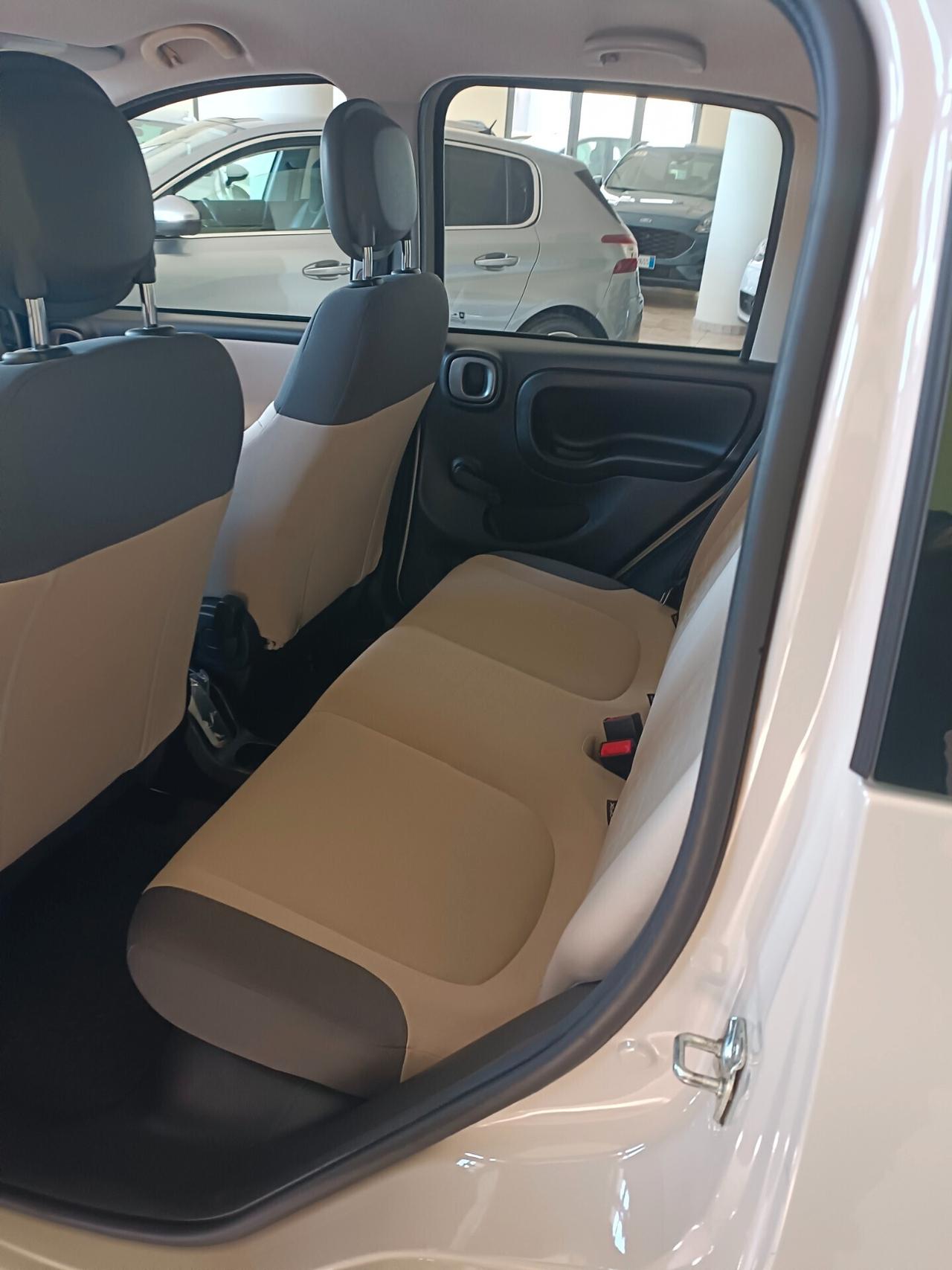 Fiat Panda versione lounge natural power