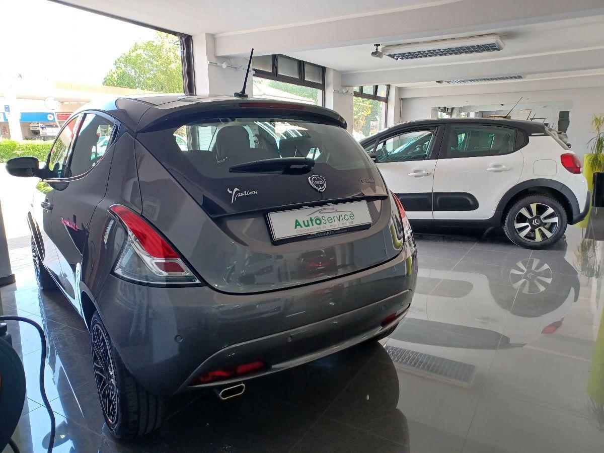 LANCIA - Ypsilon - 1.0 FireFly 5p. S&S Hybrid Gold