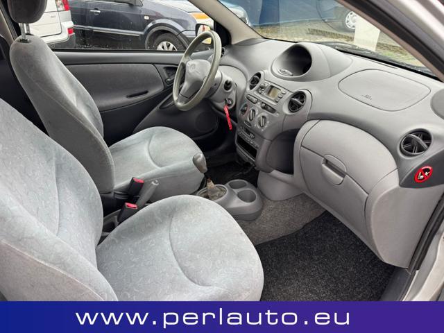 TOYOTA Yaris 1.0i 16V cat 3 porte