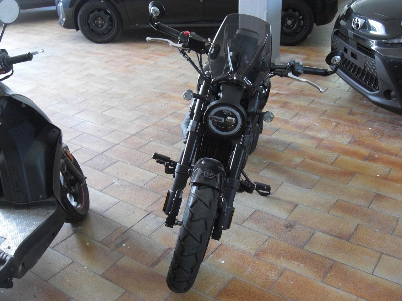 KEEWAY BENDA V302C