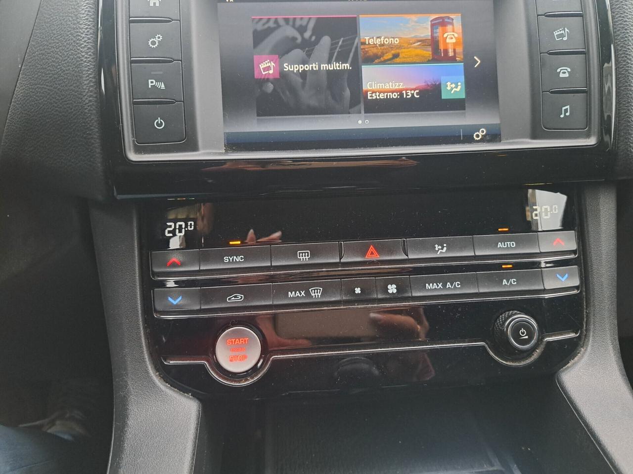 Jaguar F-Pace 2.0 D 163 CV Portfolio