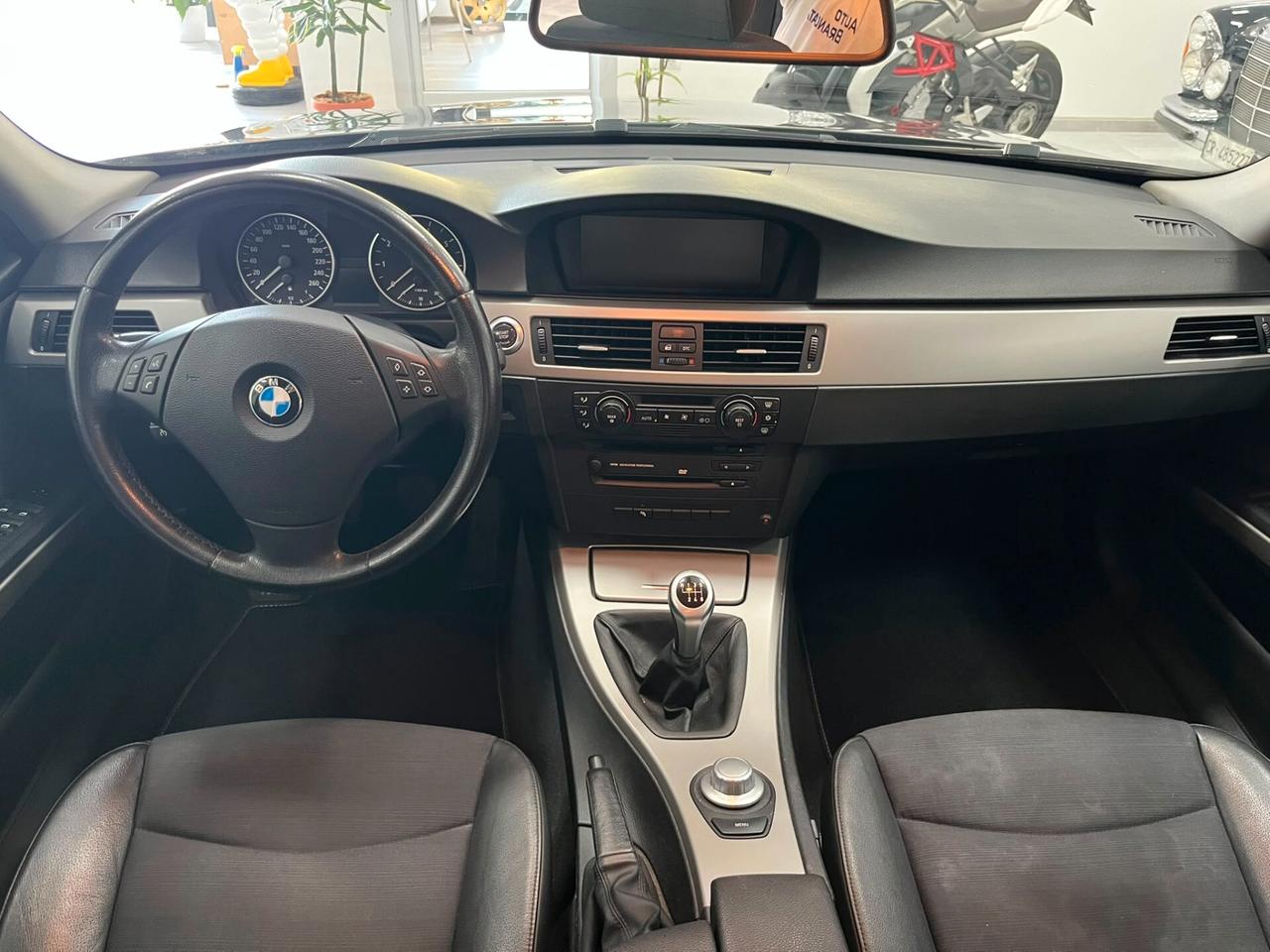 BMW 320 i Futura Berlina