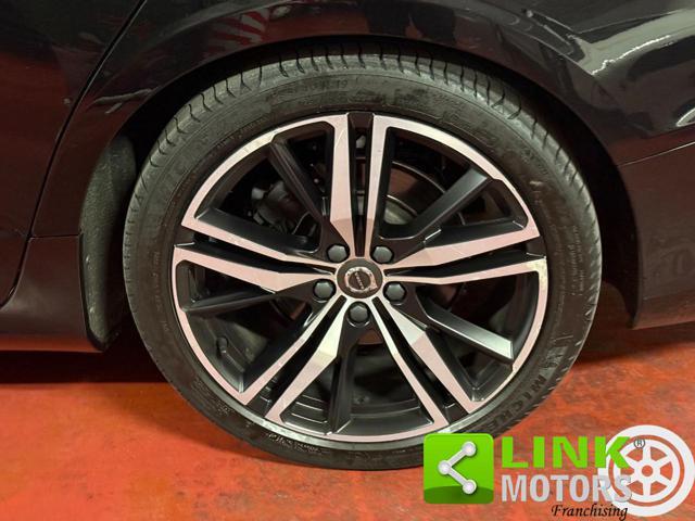 VOLVO V60 D3 Geartronic R-design - IVA -FULL- GANCIO -24MESI