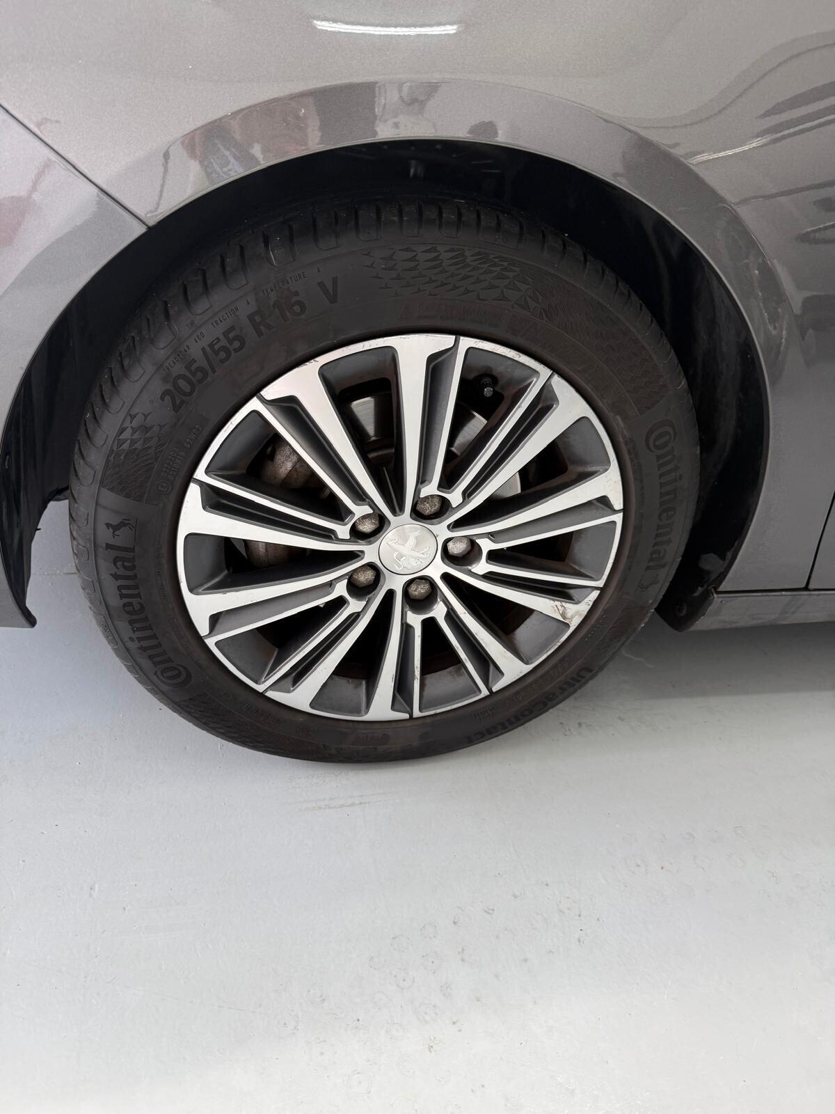 Peugeot 308 BlueHDi 130 S&S SW Allure