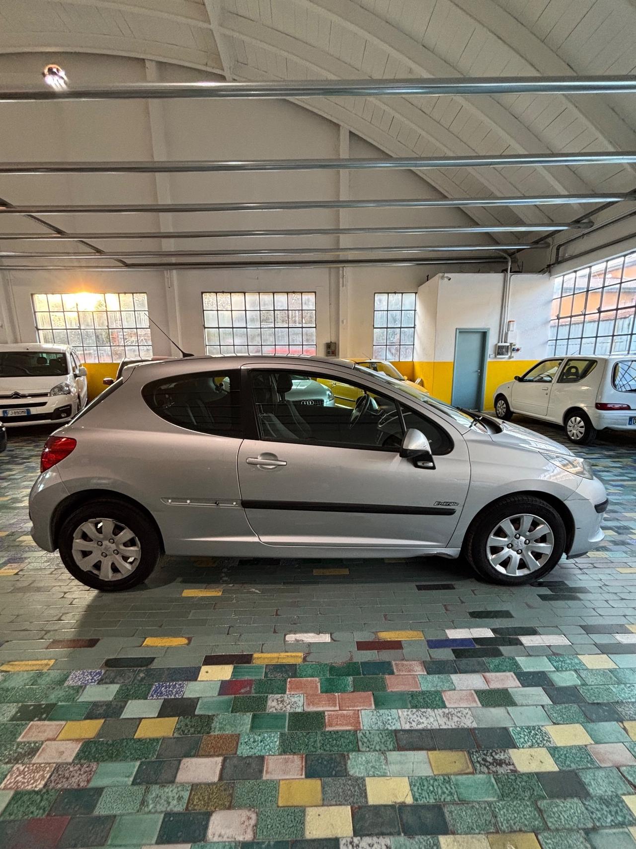 Peugeot 207 1.4 8V 75CV 3p. X Line