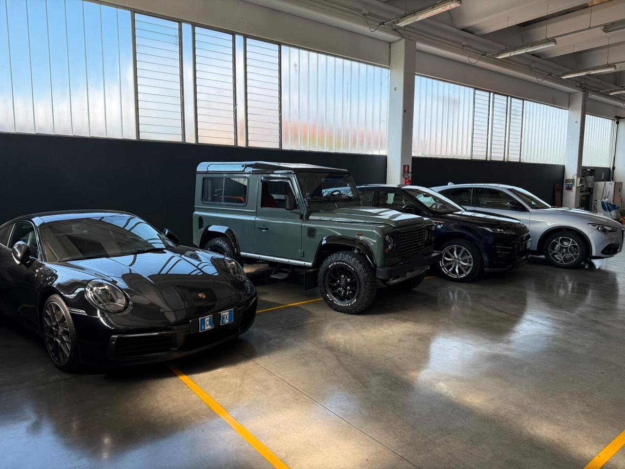 Land Rover Defender 90 2.4 TD4 Station Wagon E
