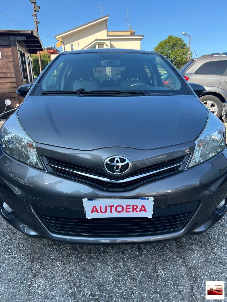 TOYOTA - Yaris - 1.0 5 porte Lounge