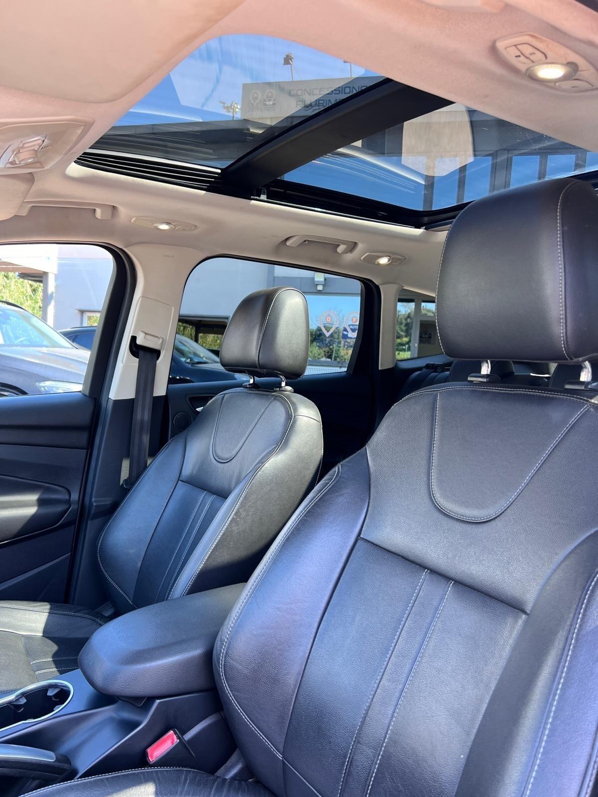 Ford Kuga 2.0 TDCI 140 CV 2WD Titanium