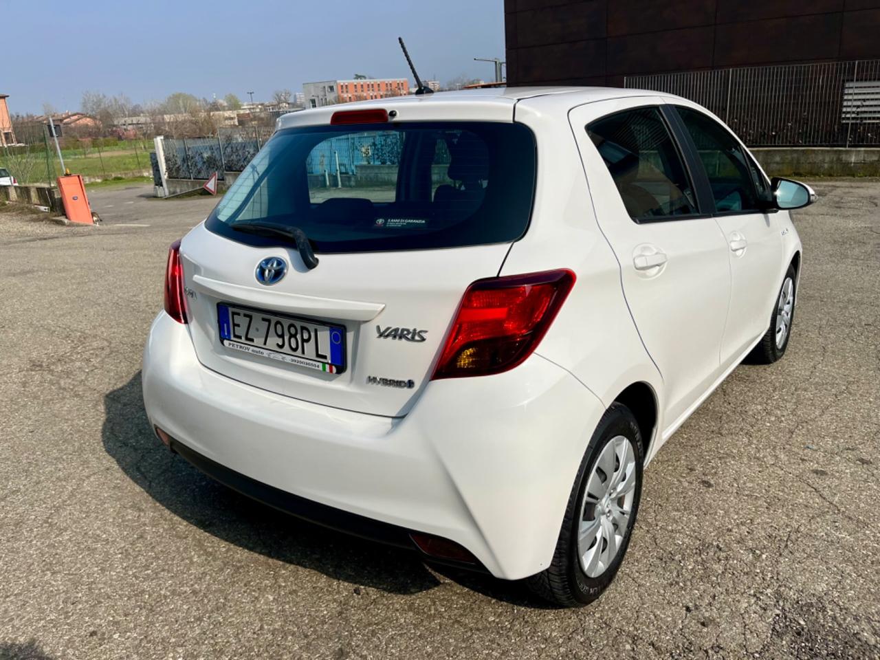 Toyota Yaris 1.5h 2015 61.000km pari al nuovo
