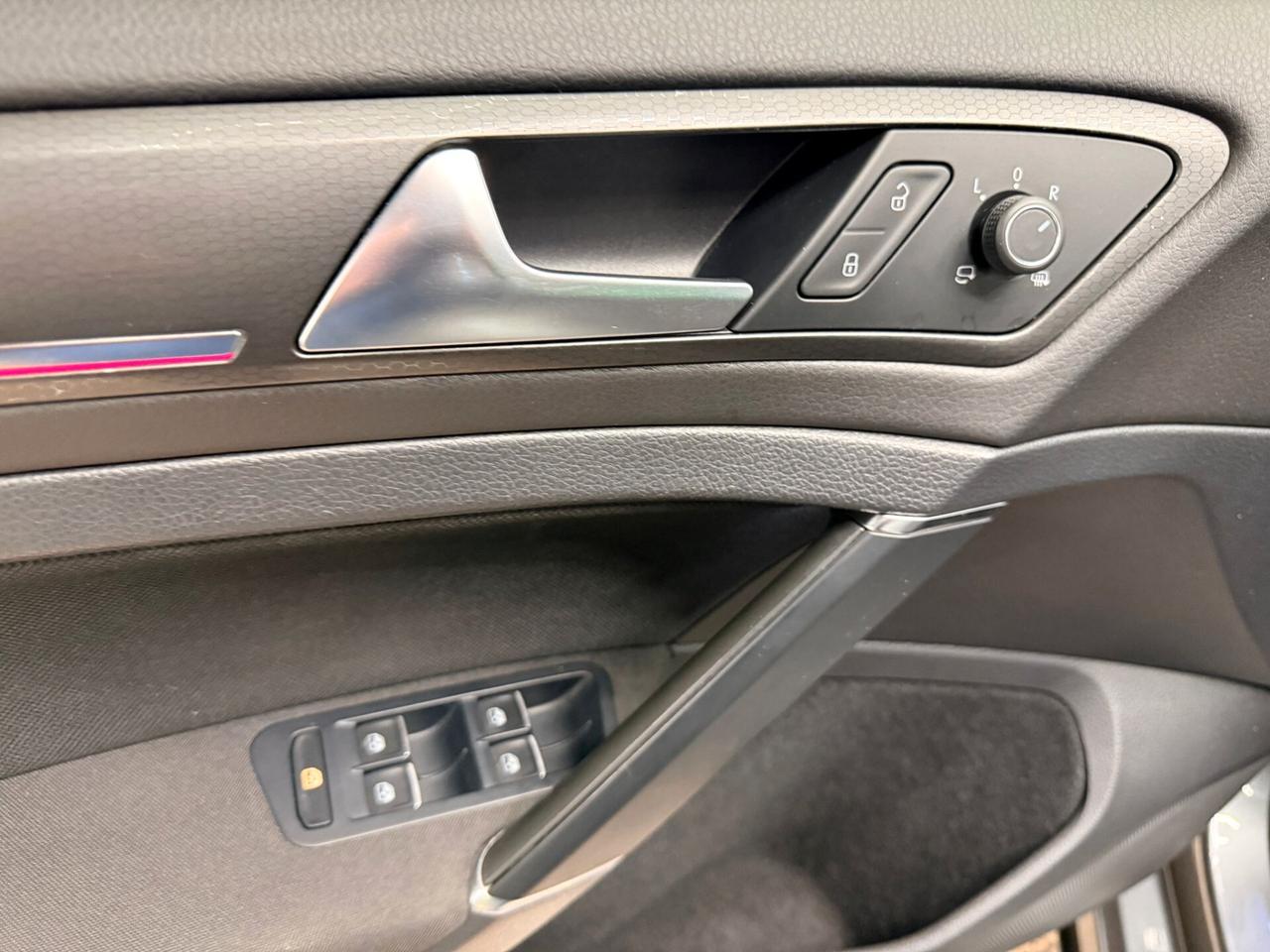 Volkswagen Golf GTI PERFORMANCE TSI 230CV DSG