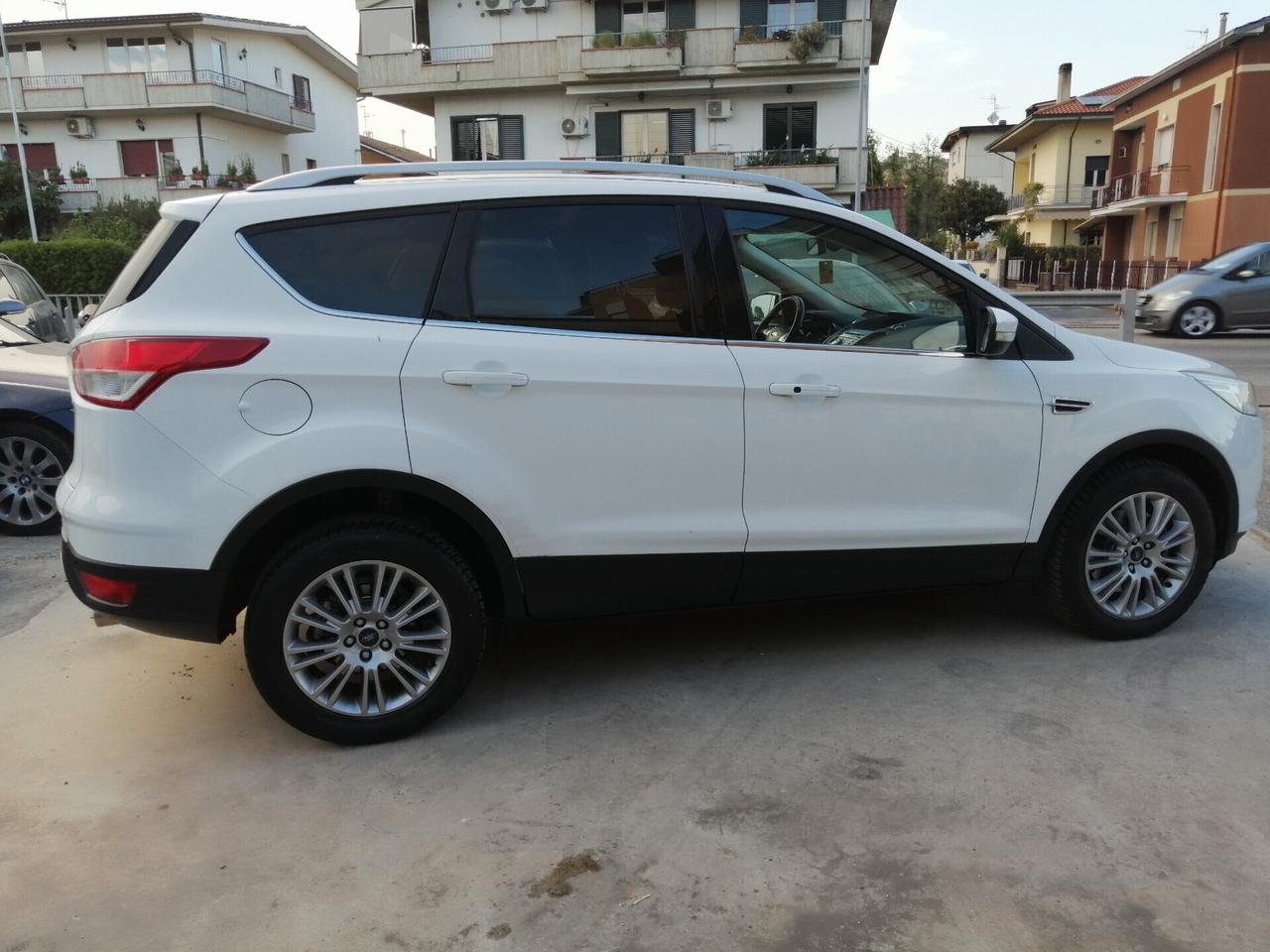 Ford Kuga 2.0 TDCI 140 CV 4WD Titanium
