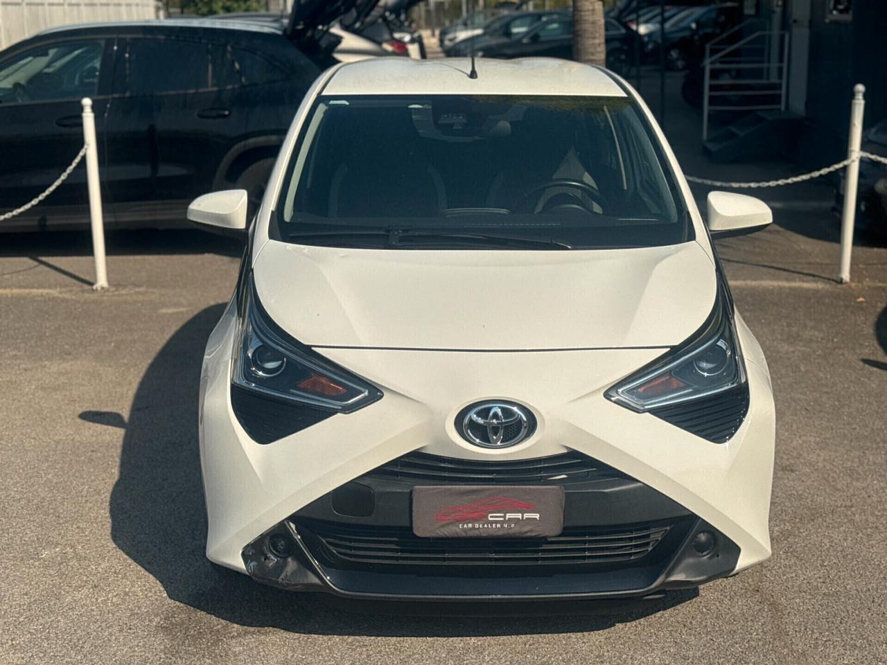 Toyota Aygo Connect 1.0 VVT-i 72 CV 5 porte x-play