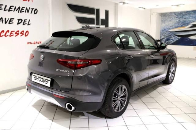 Alfa Romeo Stelvio 2.2 t Executive Q4 180cv auto