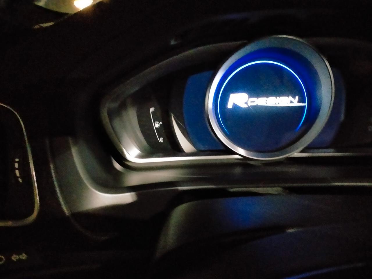 Volvo V40 2.0D3 R-DESIGN GEARTRONIC 8M M.Y.17 E6 FULL LED SYSTEM /PELLE ALCANTARA