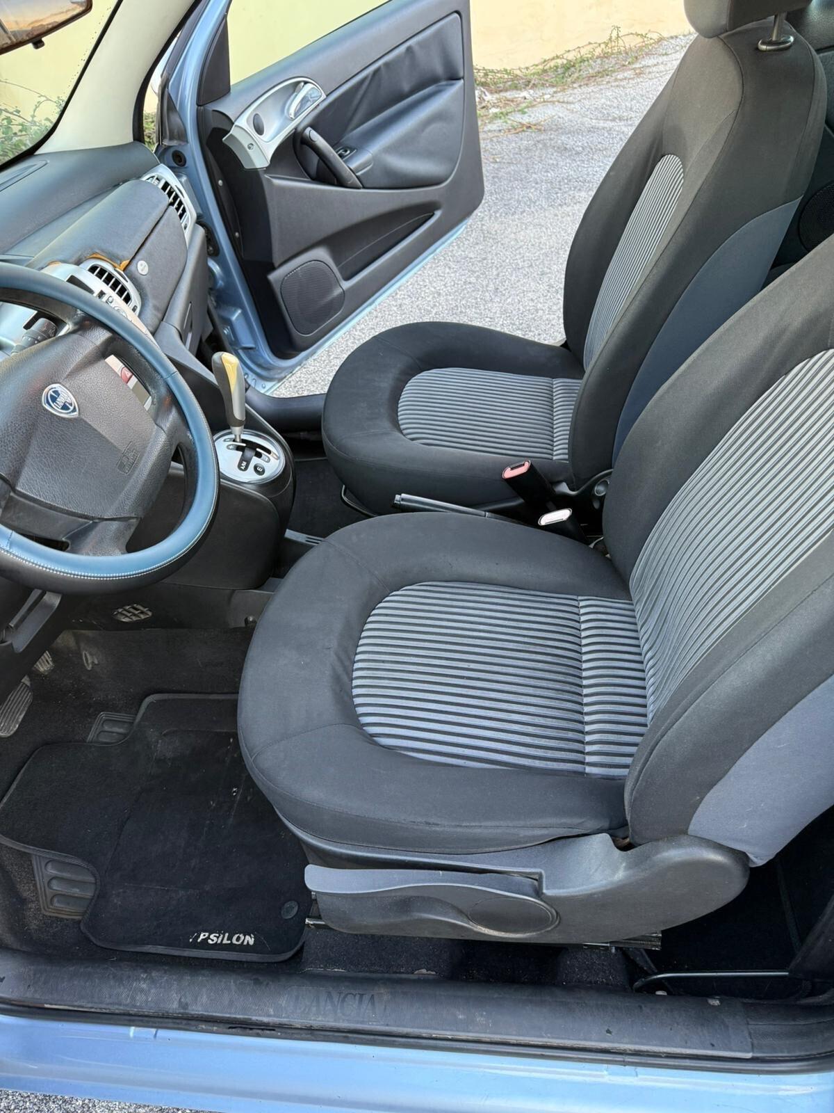 Lancia Ypsilon 1.3 MJT 90 CV Oro