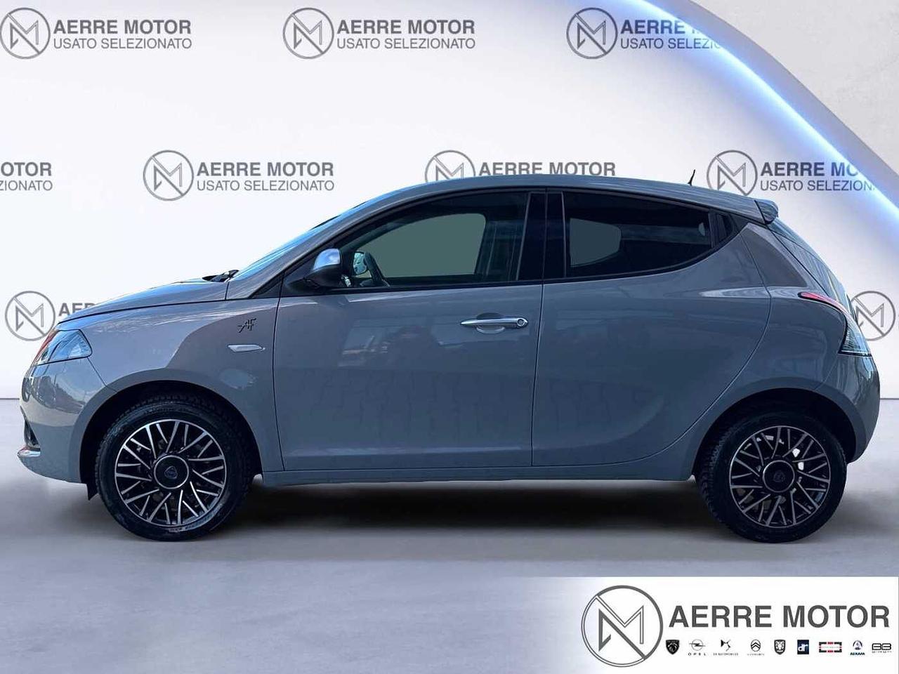 Lancia Ypsilon 1.0 FireFly Hybrid Alberta Ferretti